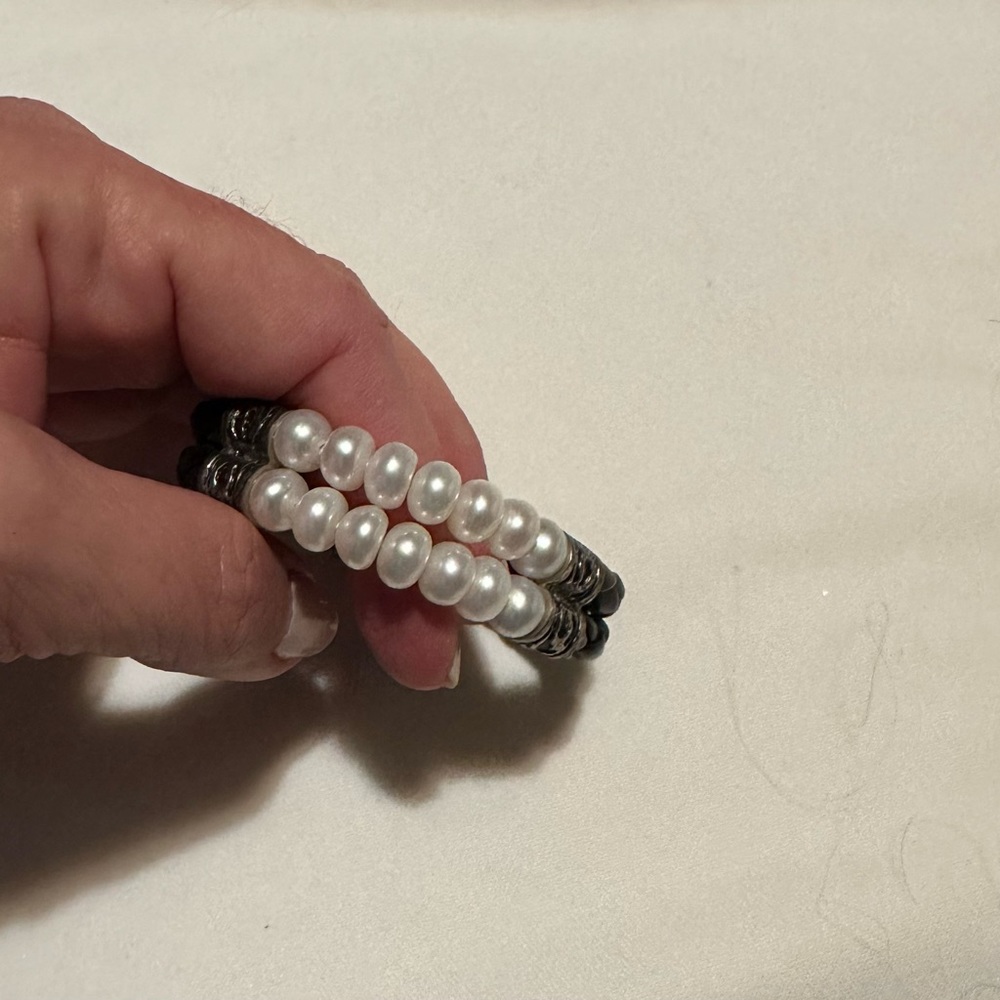 Vintage Pearl and leather bracelet!!